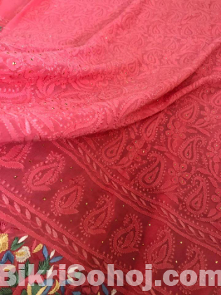 একদম নতুন শাড়ি